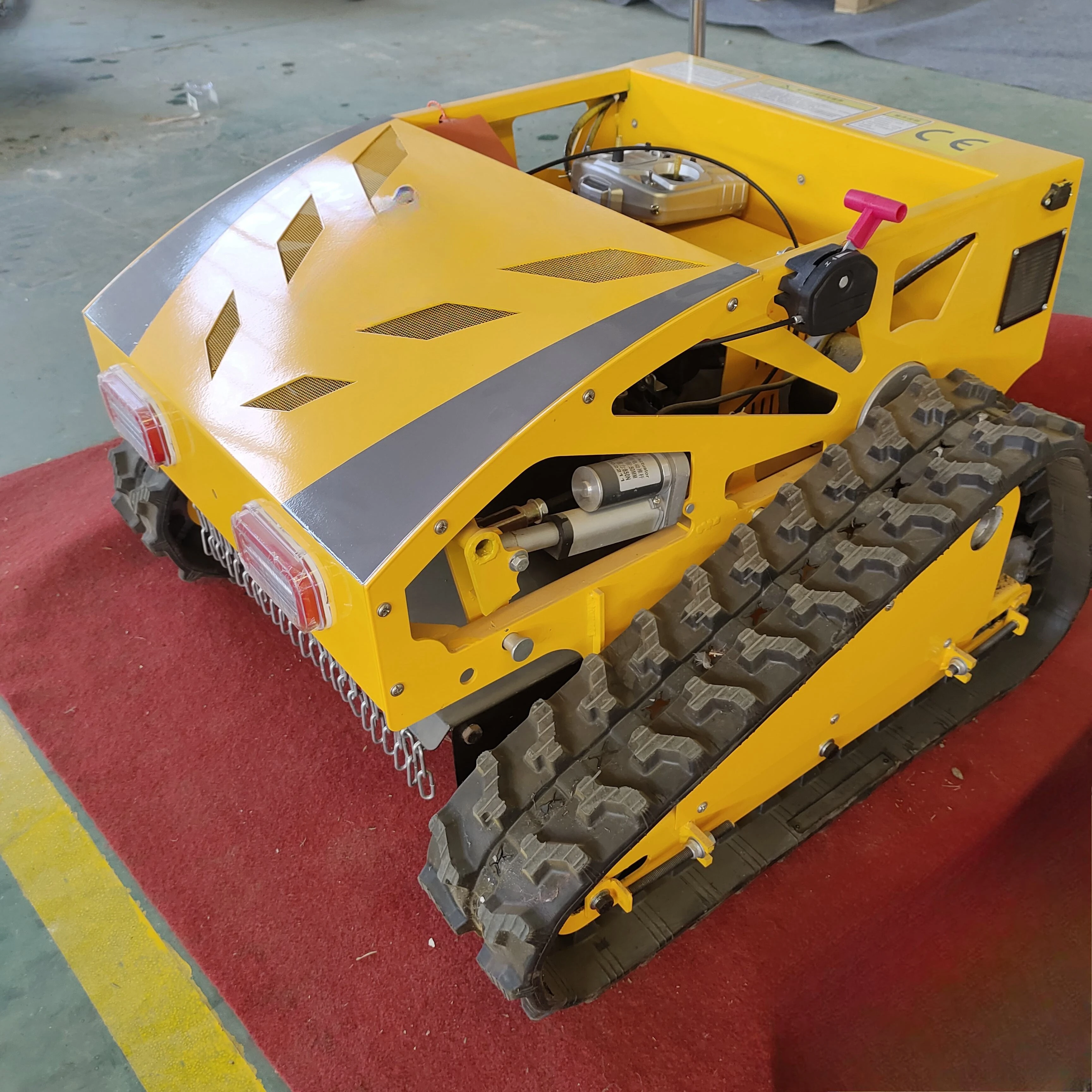 4-Stroke Self-Propelled Electric Crawler Lawn Mower Industrial Combine Harvester Remote Control Rotary Track Rotary Lawn Mower