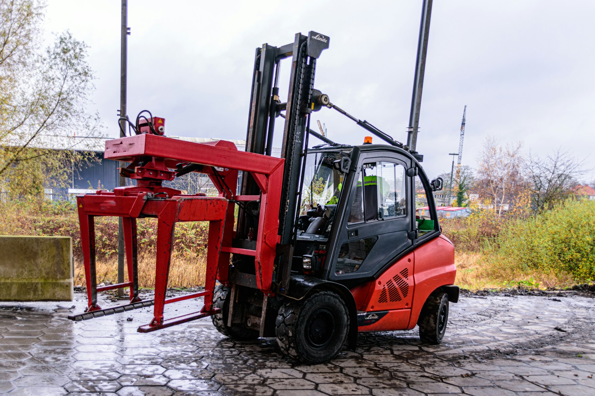 Optimize Your Warehouse: The Game-Changing Benefits of Electric Forklifts